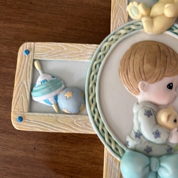 Vintage Precious Moments Children's Cross Baptism Christening Gift Nursery Faith - Picture 8 of 10
